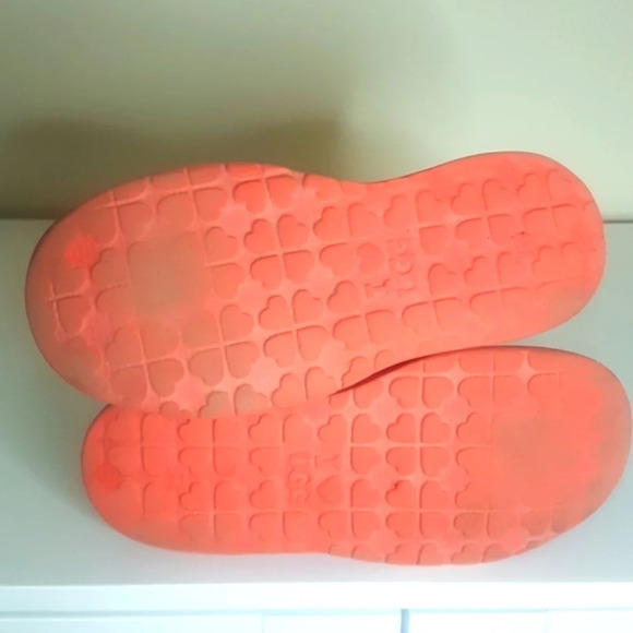 UGG I  ❤ UGG girls heart boots SZ 5 - Picture 5 of 10